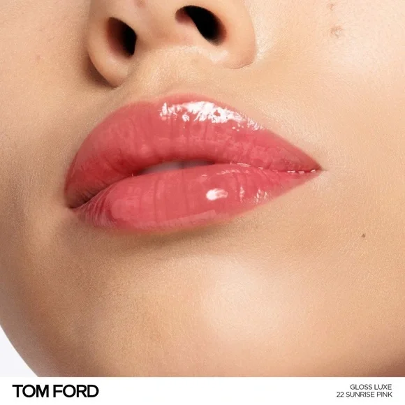 Tom Ford Gloss Luxe Lip Gloss - Sunset Pink - Picture 5 of 5